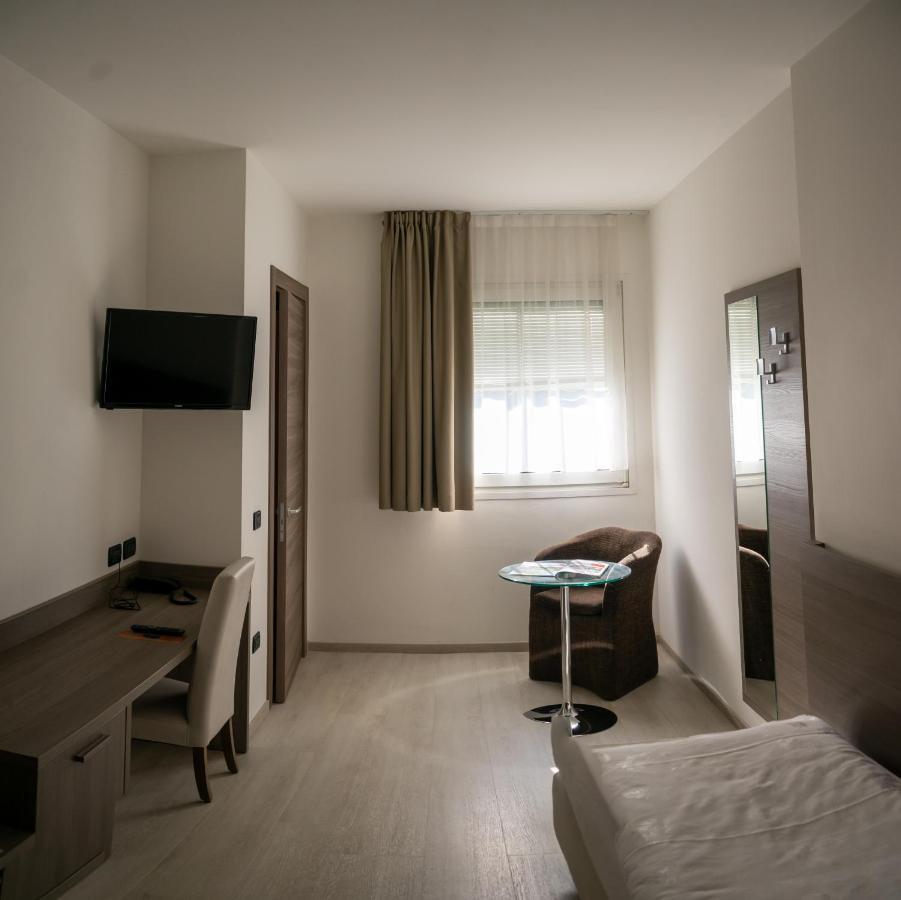Hotel Garni Villa Fontana Trento Exterior foto